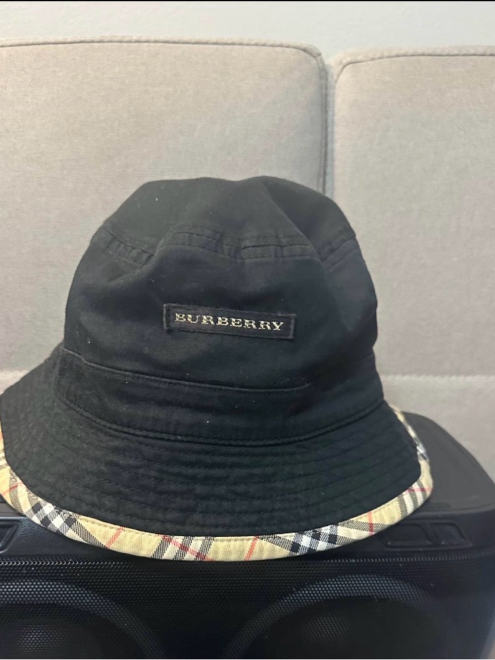 Authentic Burberry Black Bucket Hat with Vintage Check Brim